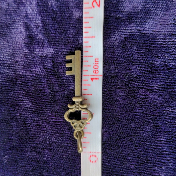 New Aged Brass Key Pendant - Picture 4 of 6